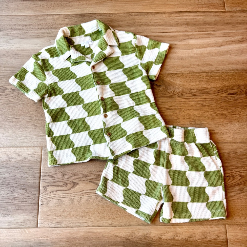 Grayson Mini 5T Green Wavy Checkerboard Waffle Knit Button Down Shorts Set